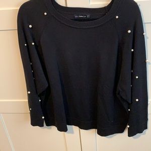 Pearl accent sweater in black knit